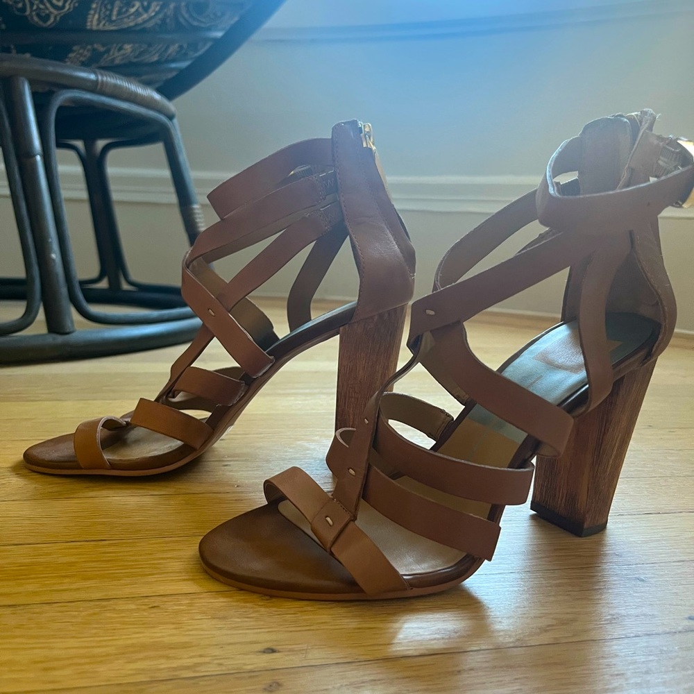 Dolce Vita brown strappy heels / sandals  size 7